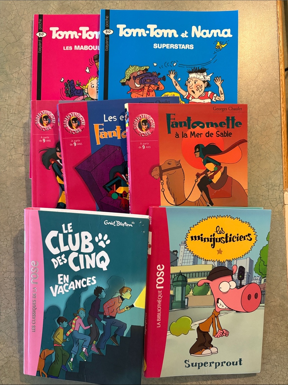 Sept livres français d’enfant/Lot of 7 Kids French Books bandes dessinées/comics
